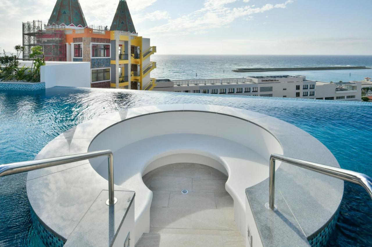 Lequ Okinawa ＆ Hotel Chatan